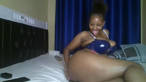 Snapshot of hot_sexxxy_bitch chatting on 11, 6, 2026 Amanda online show from 11, 6, 2026