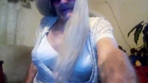 Snapshot of hotamymike_sexy chatting on 12, 12, 2024 HotAmyMike online show from 12, 12, 2024