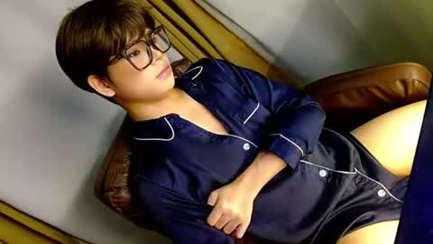 hotasian_ online show from 19, 4, 2026