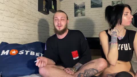 YounHotCouple online show from 18, 12, 2024