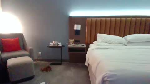 hotdog1124 online show from 4, 12, 2025