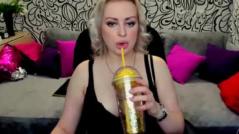 Snapshot of hotdreamhere chatting on 11, 2, 2025 Alice online show from 11, 2, 2025