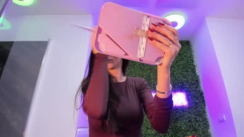 hotfallingdevil online show from 25, 11, 2025