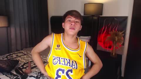 Snapshot of hotfucker_drei chatting on 3, 10, 2025 hotfucker_drei online show from 3, 10, 2025