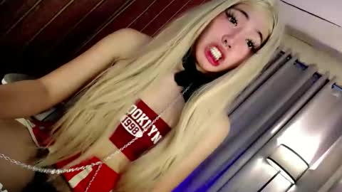 Snapshot of hotfucking_queen1111 chatting on 8, 6, 2026 hotfucking_queen1111 online show from 8, 6, 2026