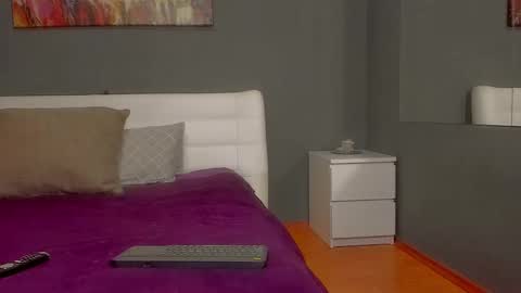 Jennyfer online show from 20, 2, 2025