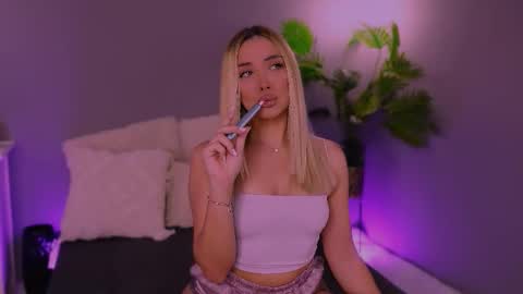 Snapshot of hotjessxx chatting on 26, 11, 2025 Maria online show from 26, 11, 2025