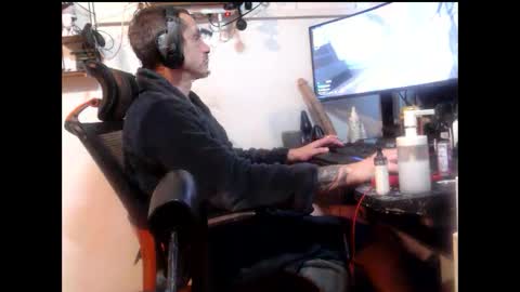 Snapshot of hotkinkytat chatting on 1, 1, 2025 hotkinkytat online show from 1, 1, 2025