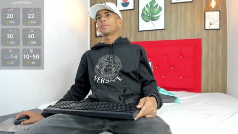 Hotkoljei online show from 17, 12, 2024