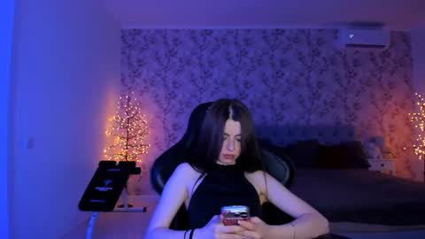 Snapshot of hotmolly_ chatting on 3, 7, 2026 hotmolly_ online show from 3, 7, 2026