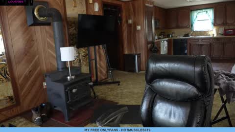 Snapshot of hotmuscles6t9 chatting on 6, 3, 2025 hotmuscles6t9 online show from 6, 3, 2025