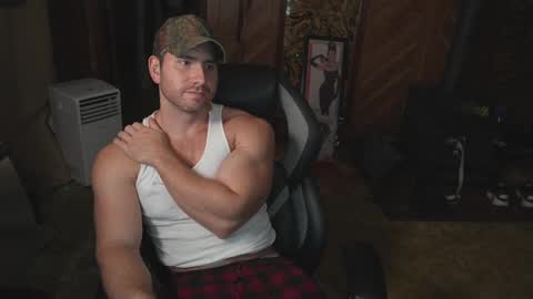 Snapshot of hotmuscles6t9 chatting on 8, 10, 2025 hotmuscles6t9 online show from 8, 10, 2025