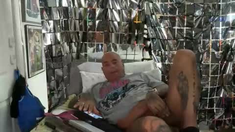 hotstuff775616 online show from 8, 4, 2026