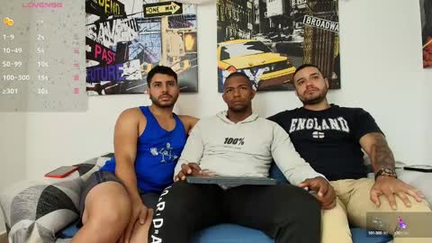 Snapshot of hott_asses chatting on 31, 12, 2024 hott_asses online show from 31, 12, 2024