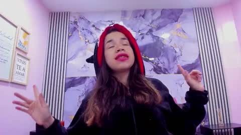 Snapshot of hott_barbie_ chatting on 11, 11, 2025 hott_barbie_ online show from 11, 11, 2025