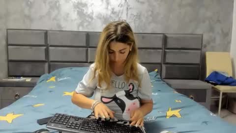 Snapshot of hottalicia2 chatting on 23, 10, 2025 hottalicia2 online show from 23, 10, 2025