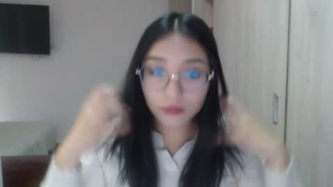 Snapshot of hottbee1 chatting on 8, 2, 2025 AMY online show from 8, 2, 2025