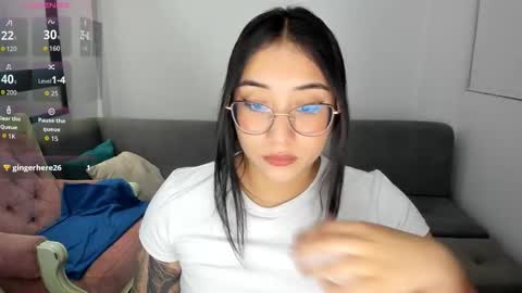 Snapshot of hottbee1 chatting on 19, 9, 2025 AMY online show from 19, 9, 2025