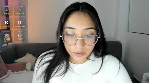 Snapshot of hottbee1 chatting on 2, 10, 2025 AMY online show from 2, 10, 2025