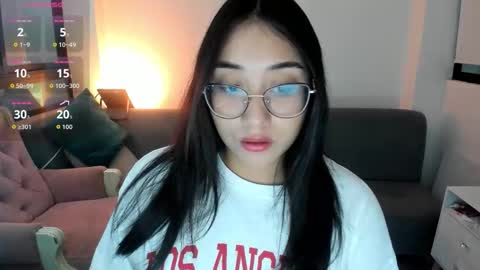 Snapshot of hottbee1 chatting on 10, 10, 2025 AMY online show from 10, 10, 2025