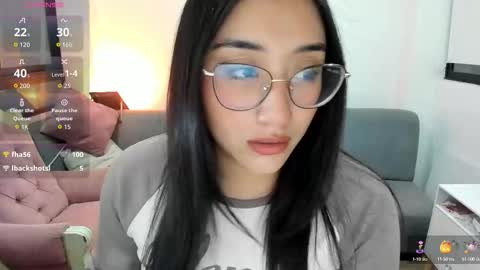 Snapshot of hottbee1 chatting on 11, 10, 2025 AMY online show from 11, 10, 2025