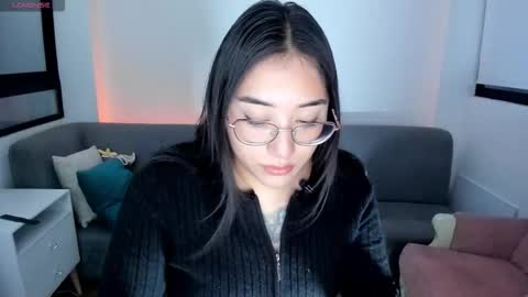 Snapshot of hottbee1 chatting on 26, 11, 2025 AMY online show from 26, 11, 2025