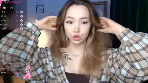 hello Im Eva online show from 17, 12, 2024