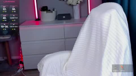 hello Im Eva online show from 2, 10, 2025