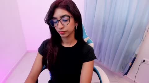 Veronica independent model online show from 4, 2, 2025