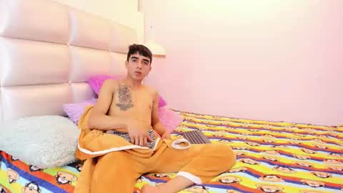 hottiie_guy online show from 7, 10, 2025