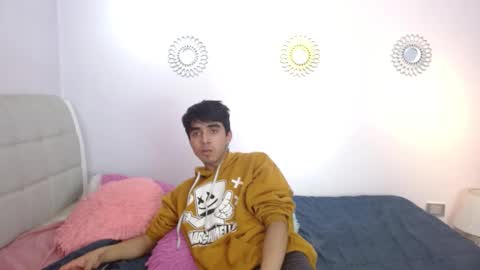 hottiie_guy online show from 25, 11, 2025