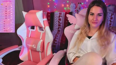 Snapshot of hotty_girls_here chatting on 12, 12, 2024 Ivanna and Jessica online show from 12, 12, 2024