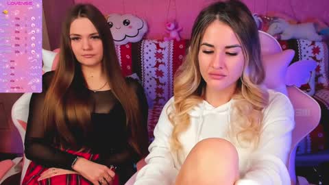 Snapshot of hotty_girls_here chatting on 1, 2, 2025 Ivanna and Jessica online show from 1, 2, 2025