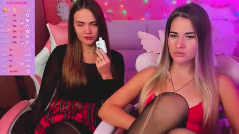 Snapshot of hotty_girls_here chatting on 28, 9, 2025 Ivanna and Jessica online show from 28, 9, 2025