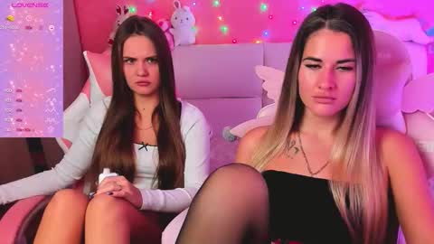 Snapshot of hotty_girls_here chatting on 8, 10, 2025 Ivanna and Jessica online show from 8, 10, 2025
