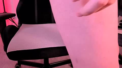 Nessie and Jessie online show from 13, 12, 2024