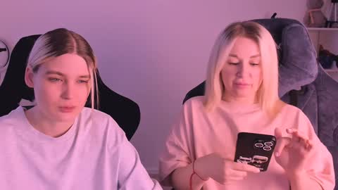 Nessie and Jessie online show from 7, 1, 2025