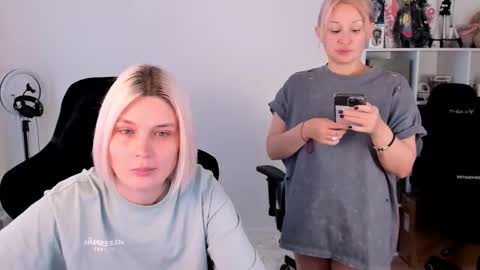 Nessie and Jessie online show from 17, 11, 2025