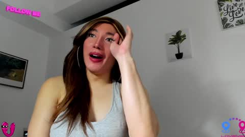 Snapshot of hottycrishinaxx chatting on 16, 12, 2024 crishinahotty online show from 16, 12, 2024