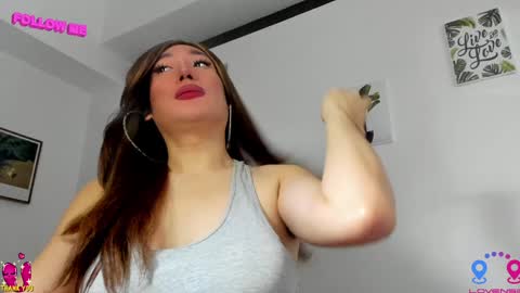 Snapshot of hottycrishinaxx chatting on 25, 12, 2024 crishinahotty online show from 25, 12, 2024