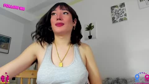 Snapshot of hottycrishinaxx chatting on 2, 3, 2025 crishinahotty online show from 2, 3, 2025