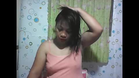 hottyelle1 online show from 14, 4, 2026