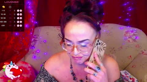 Snapshot of hotzlata chatting on 5, 2, 2025 Hotzlata online show from 5, 2, 2025
