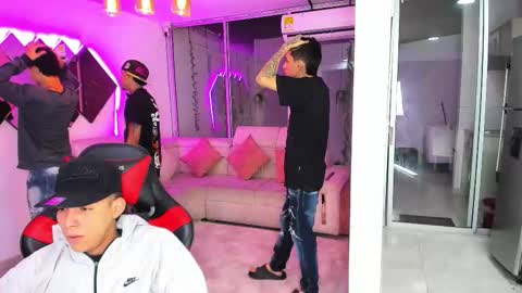 Snapshot of houseofwarrios chatting on 22, 11, 2025 we are Harry Jersi pablo and our mod talco online show from 22, 11, 2025