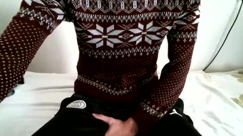 Snapshot of hug_me chatting on 19, 1, 2025 Keanu online show from 19, 1, 2025