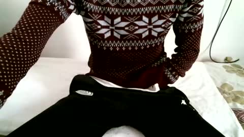 Snapshot of hug_me chatting on 26, 1, 2025 Keanu online show from 26, 1, 2025