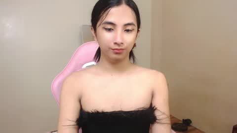 Snapshot of hugeasiancockandrea chatting on 31, 12, 2024 drea online show from 31, 12, 2024