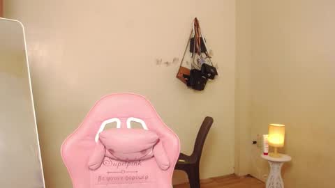 Snapshot of hugeasiancockandrea chatting on 2, 1, 2025 drea online show from 2, 1, 2025