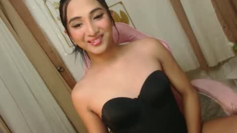 Snapshot of hugeasiancockandrea chatting on 2, 10, 2025 drea online show from 2, 10, 2025