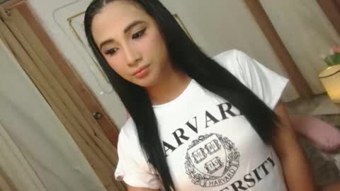 Snapshot of hugeasiancockandrea chatting on 5, 10, 2025 drea online show from 5, 10, 2025